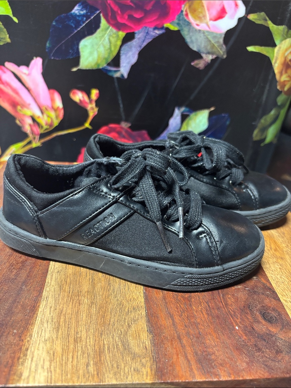 Kenneth Cole Reaction Kids Black Lace-Up Low-Top Sneakers
